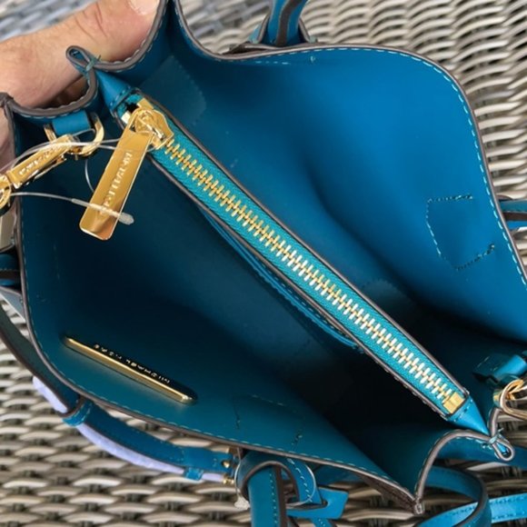 Michael Kors Mercer Medium Messenger Bag - Picture 9 of 16